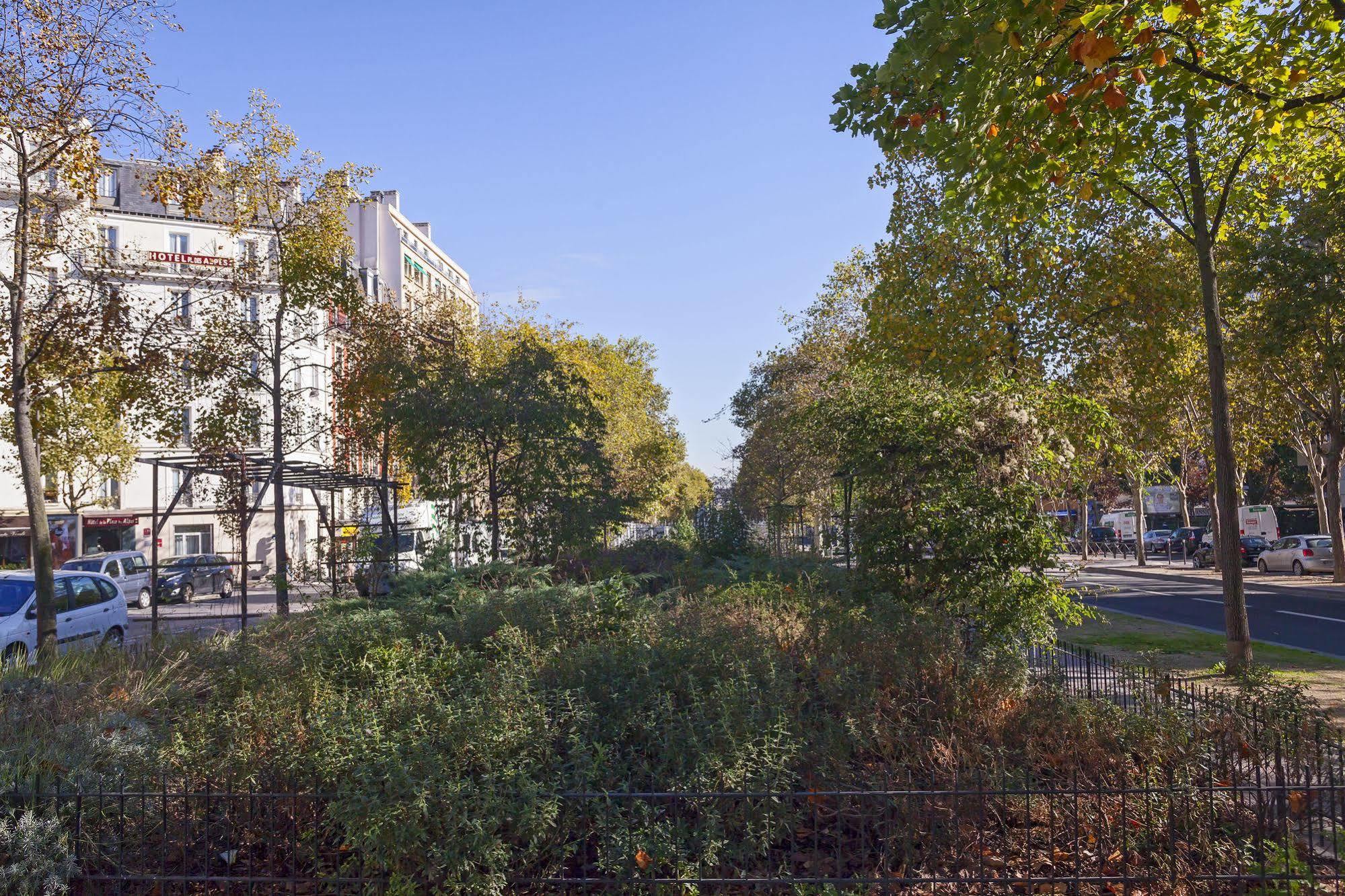 Hotel De La Place Des Alpes Paris Exterior foto